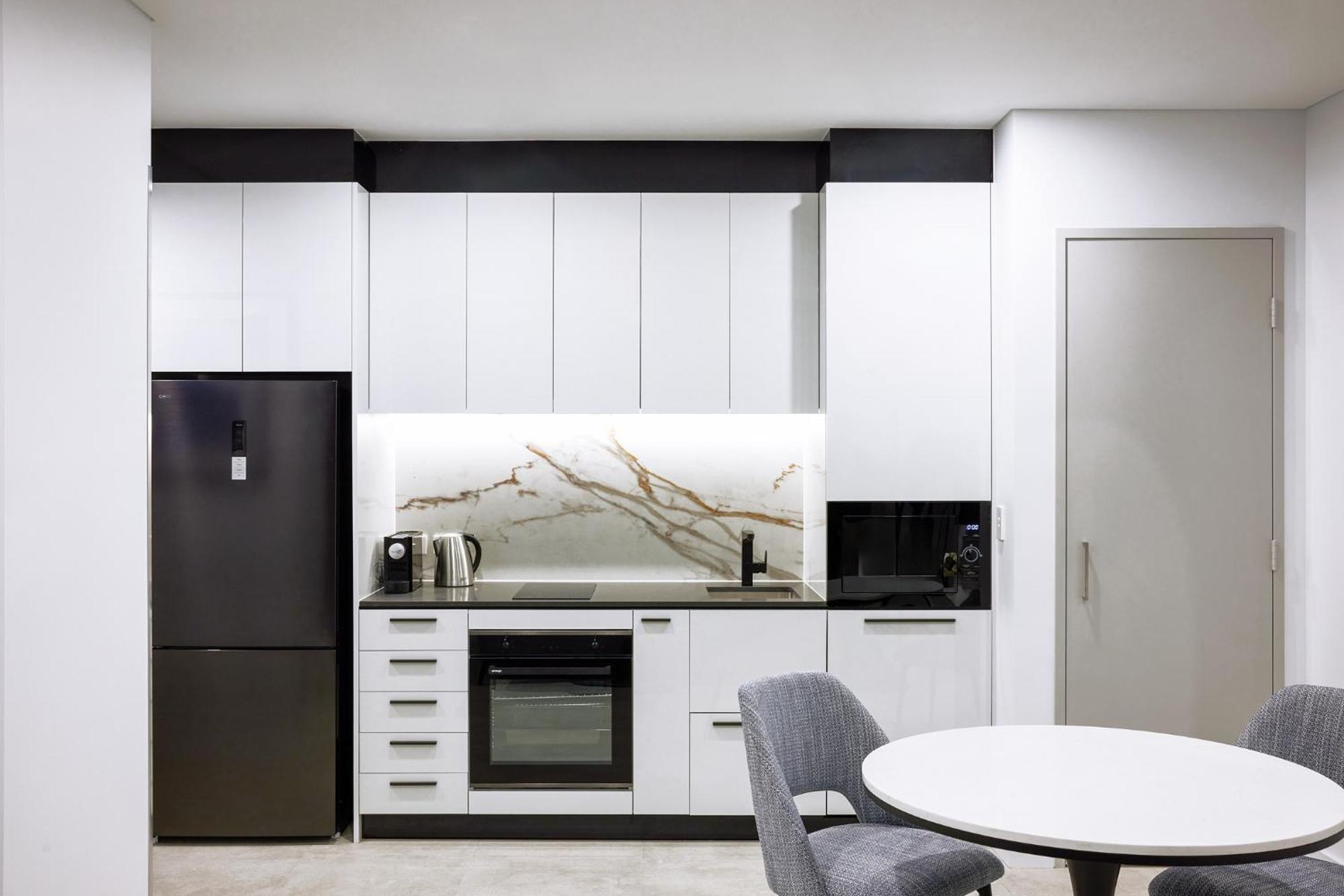 Meriton Hotel 5*